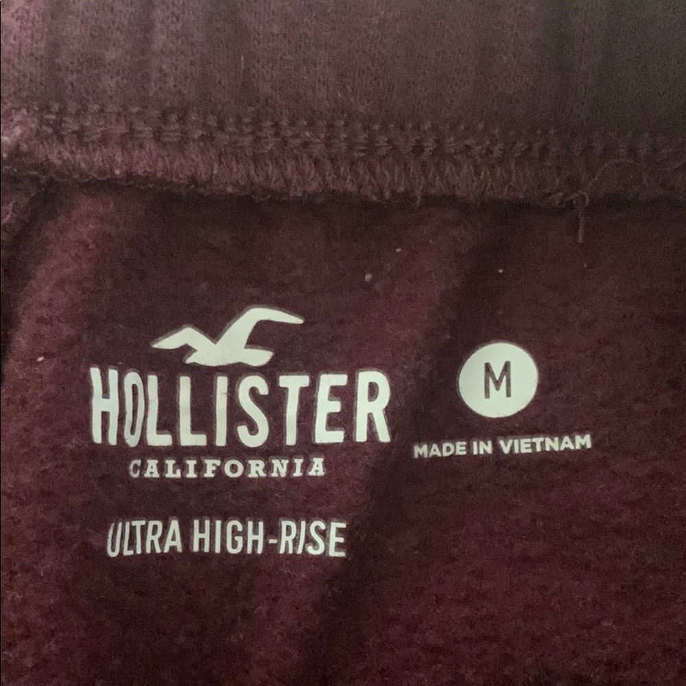 Hollister Ultra High-Rise Leggings - Deep Burgundy